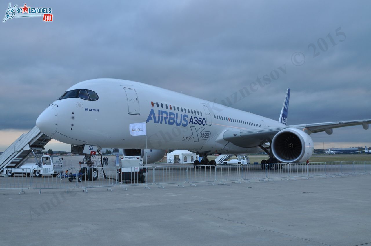 Airbus_A350XWB_F-WXWB_238.jpg