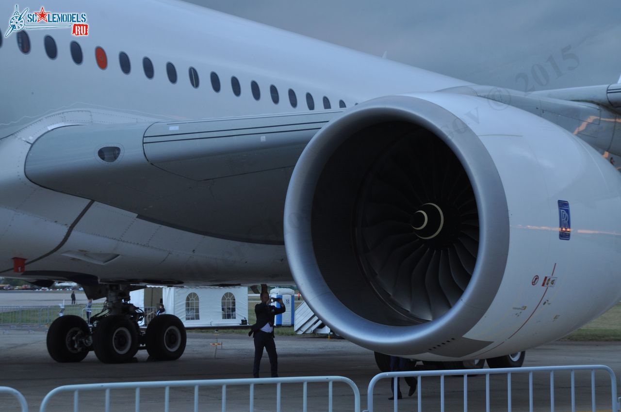 Airbus_A350XWB_F-WXWB_242.jpg