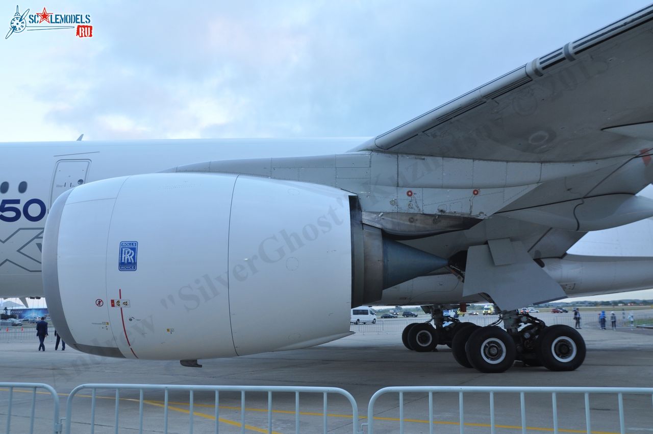 Airbus_A350XWB_F-WXWB_249.jpg