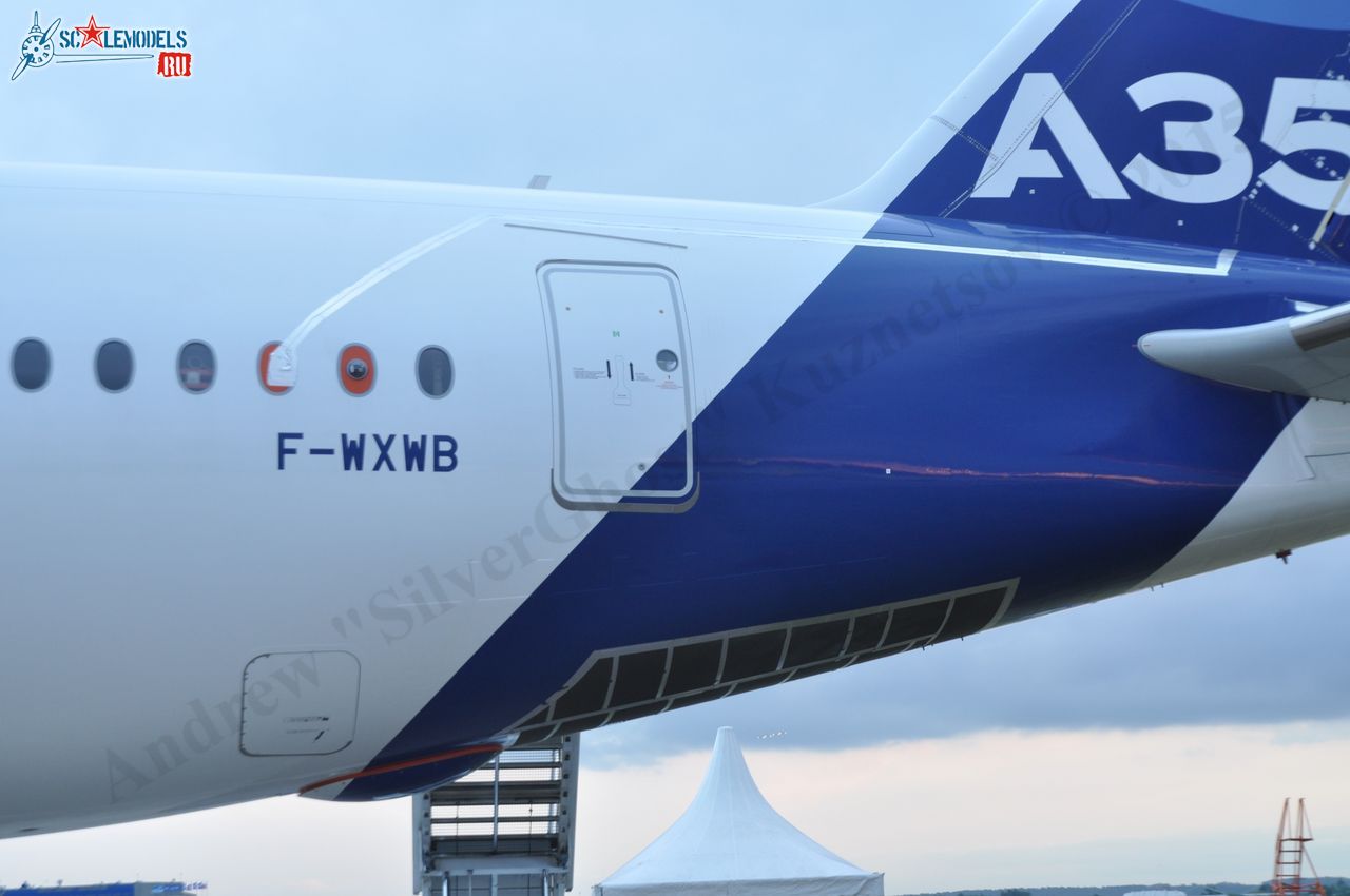 Airbus_A350XWB_F-WXWB_259.jpg