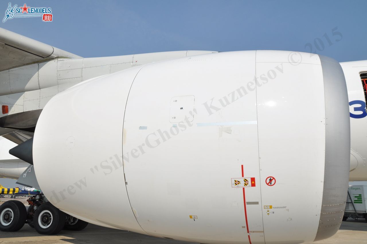 Airbus_A350XWB_F-WXWB_57.jpg