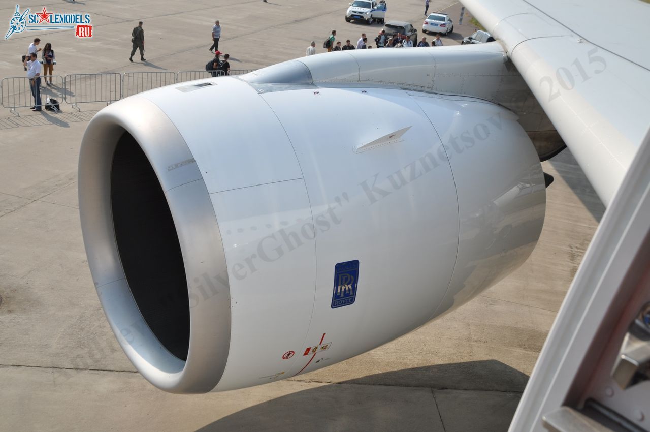 Airbus_A350XWB_F-WXWB_86.jpg