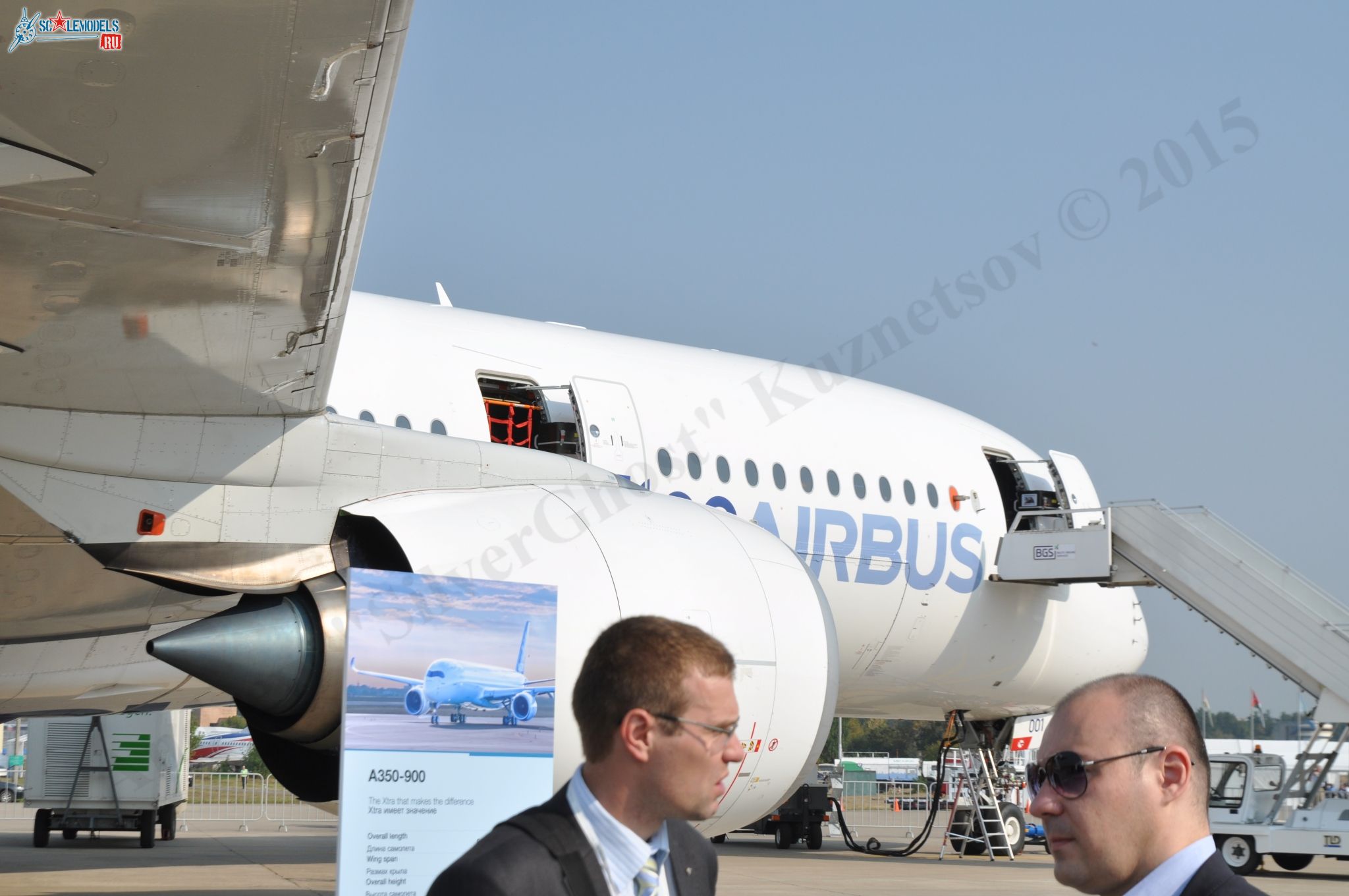 Airbus_A350XWB_F-WXWB_5.jpg