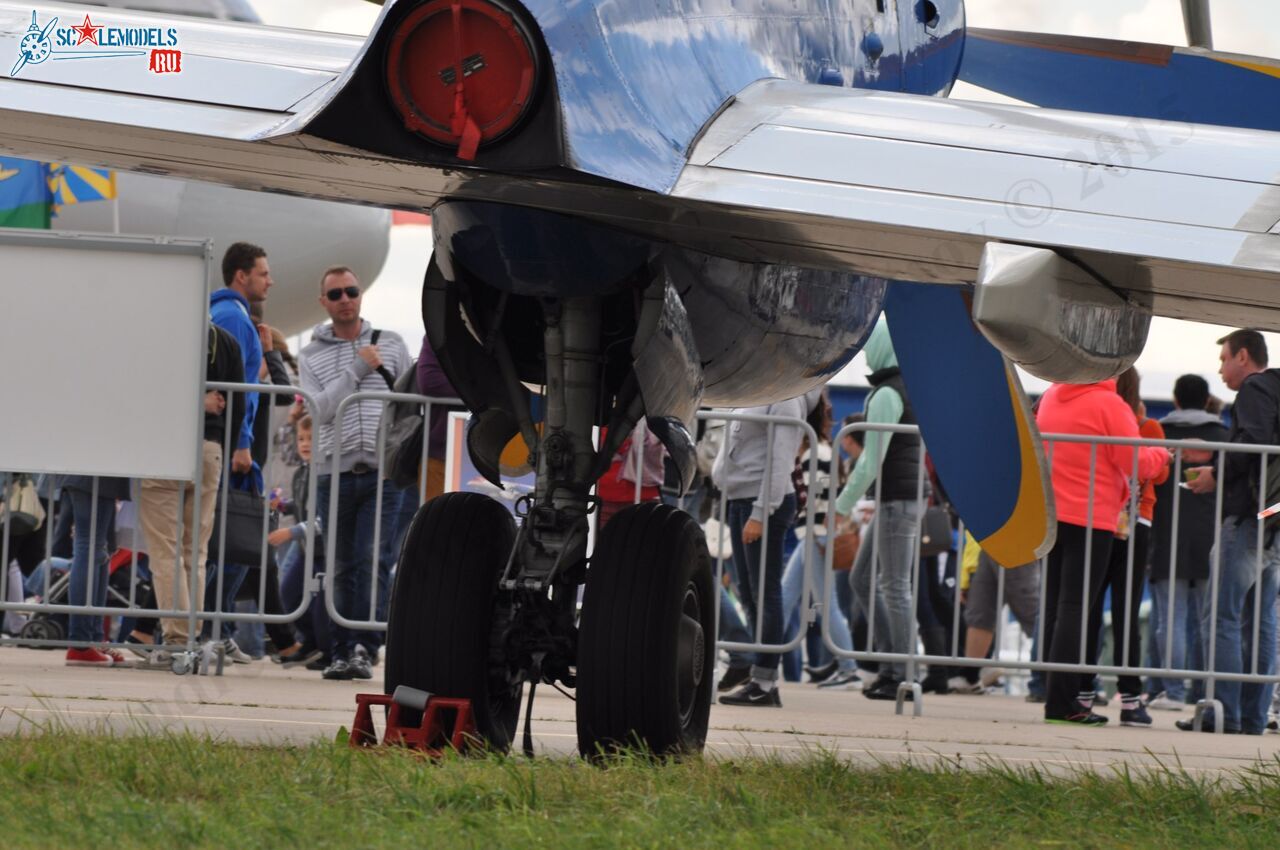 Il-114_237.jpg