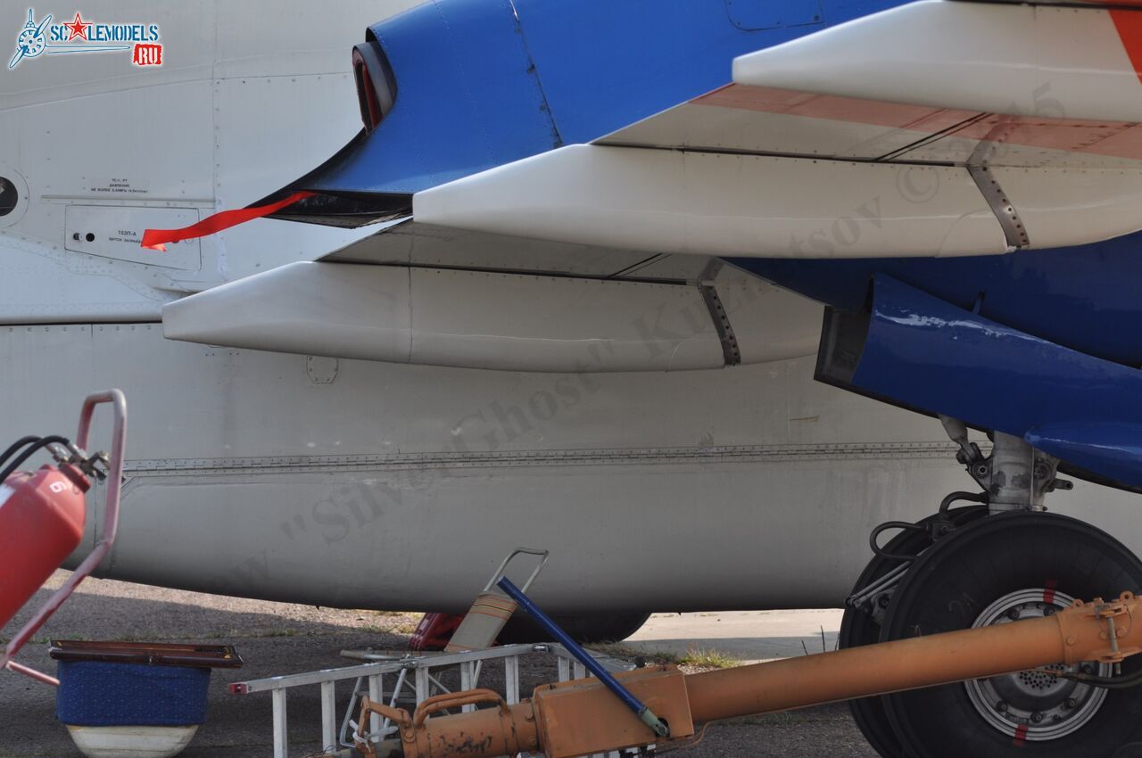Il-114_263.jpg