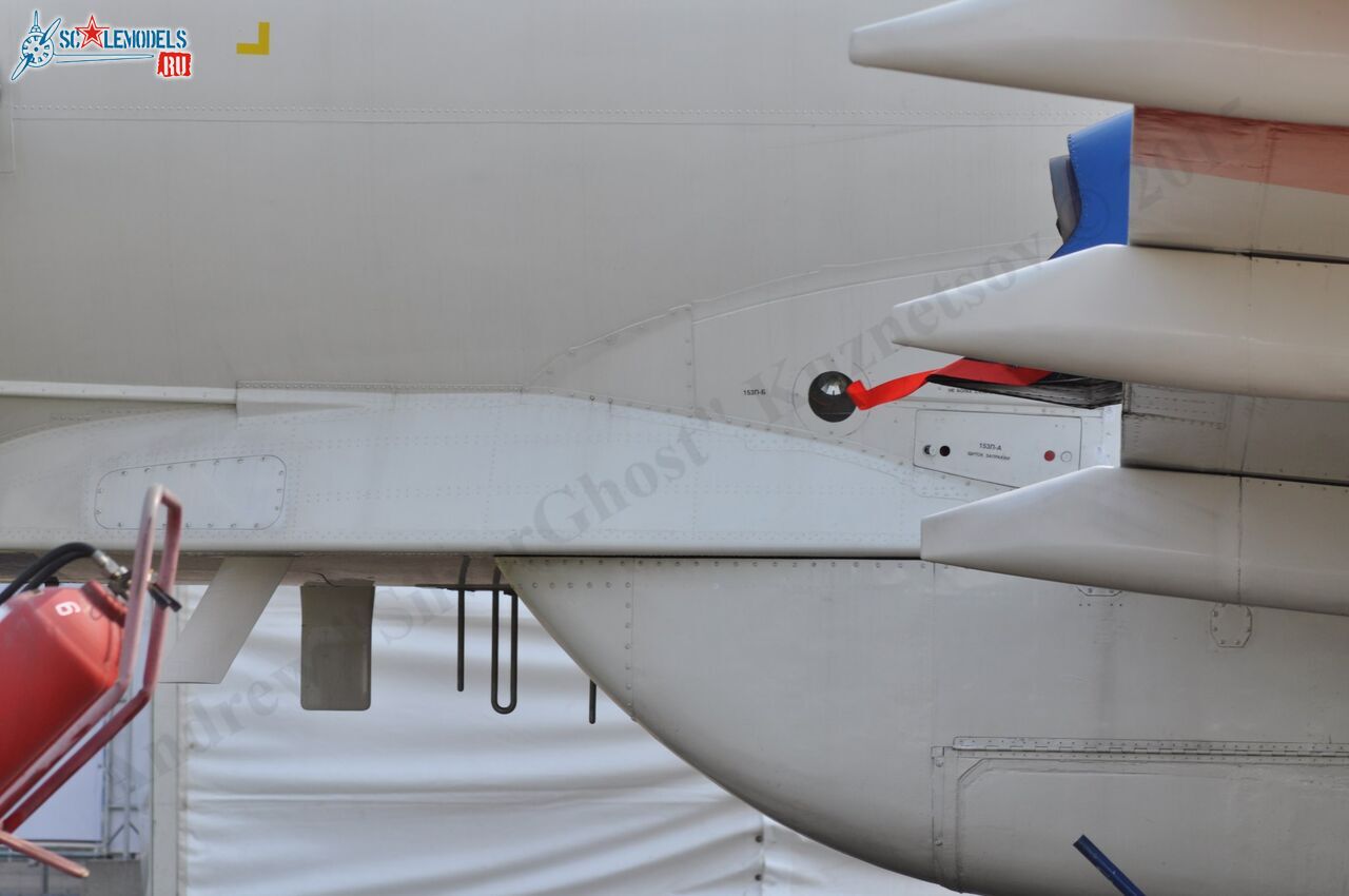 Il-114_279.jpg