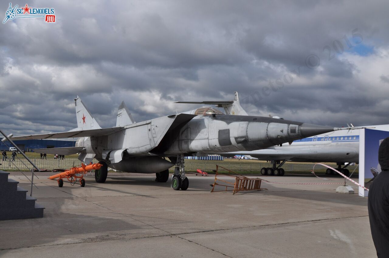 MiG-25BM_14.jpg