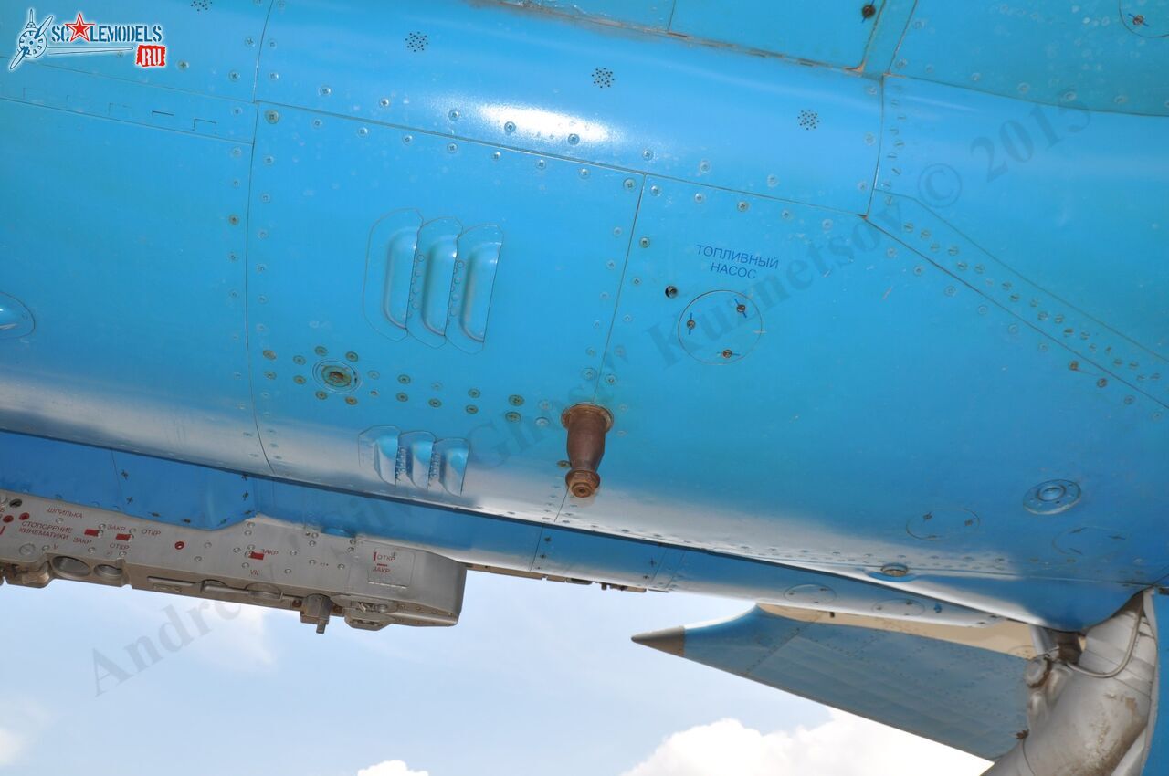 MiG-27M_202.jpg