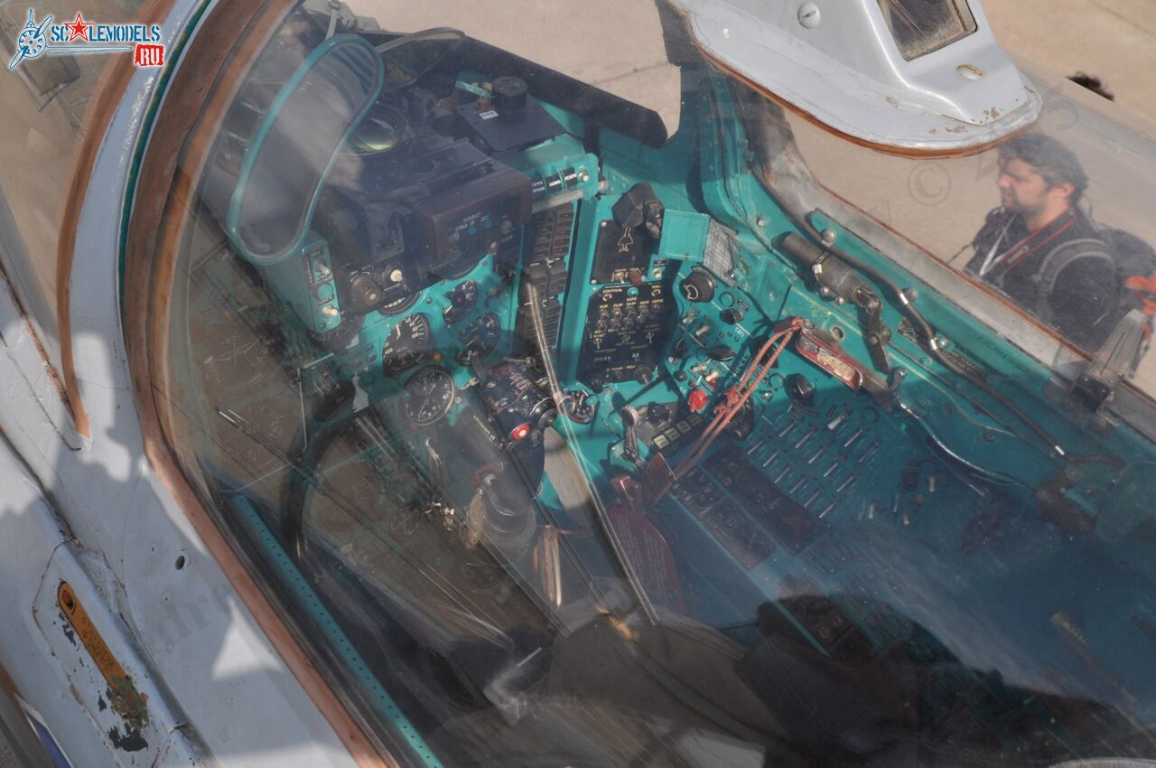 MiG-27M_287.jpg
