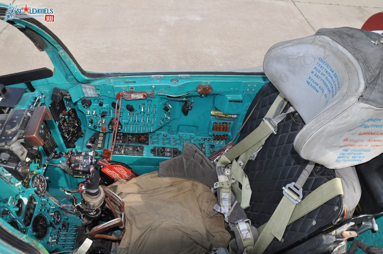 MiG-27M_371.jpg