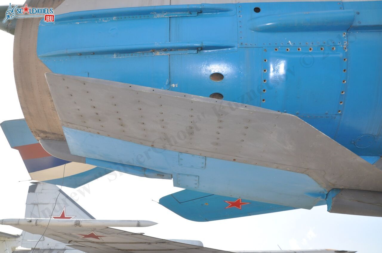 MiG-27M_409.jpg