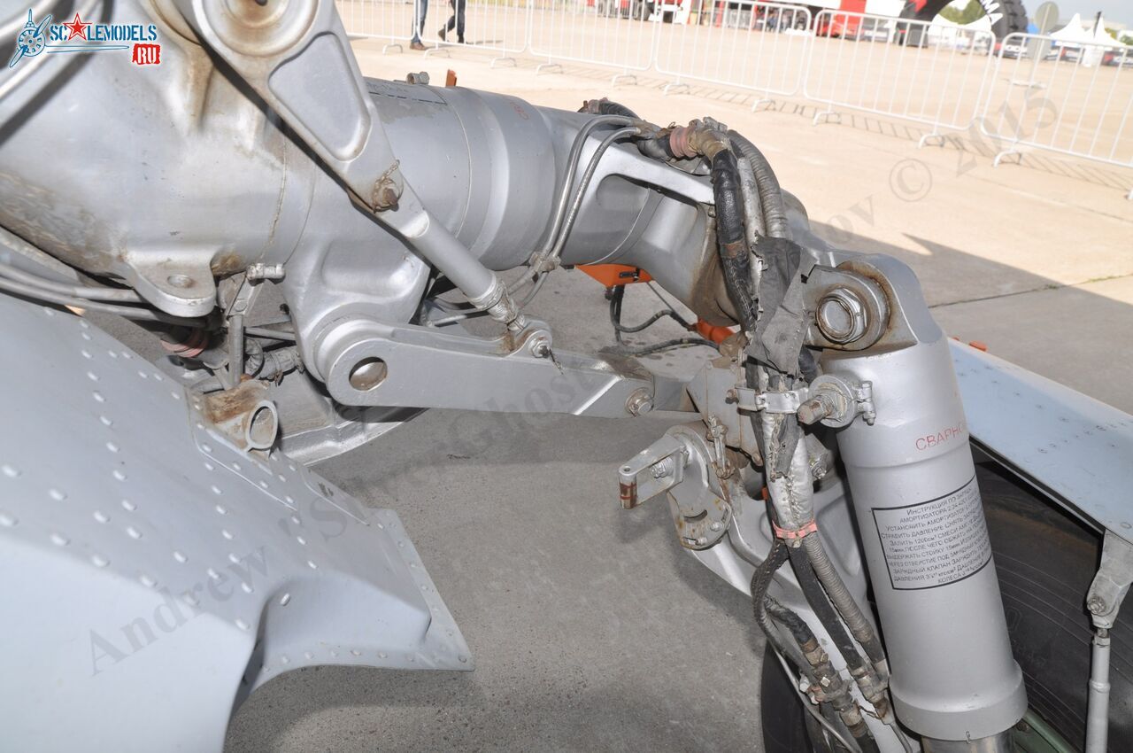 MiG-27M_418.jpg