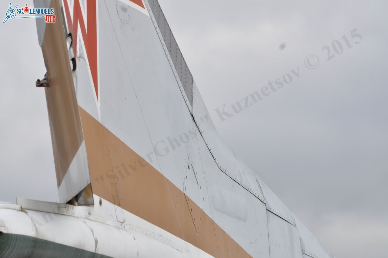 MiG-27M_55.jpg