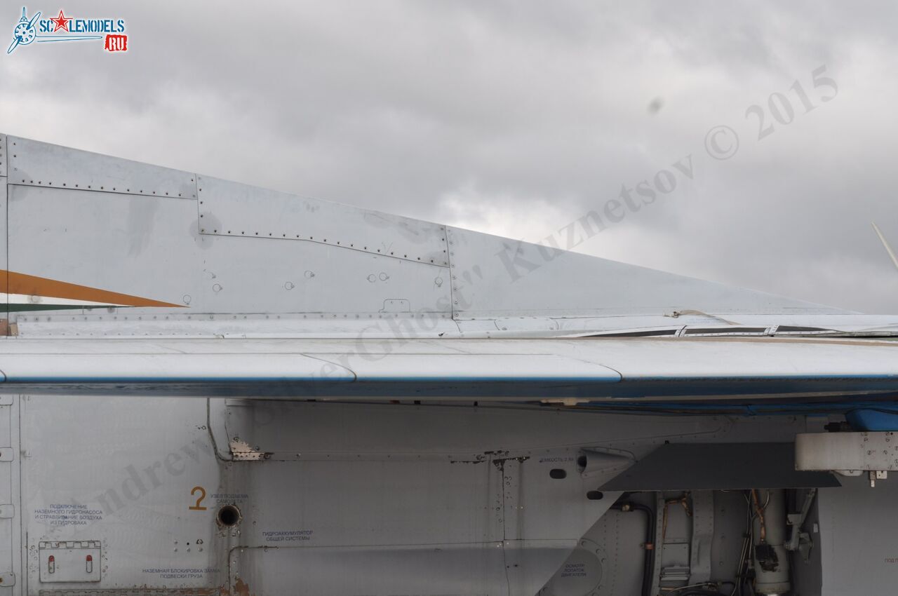MiG-27M_82.jpg