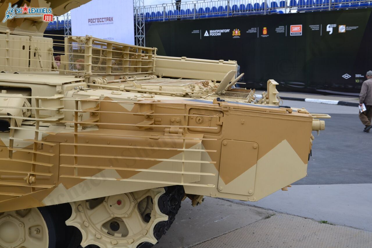 BMPT-72_28.jpg