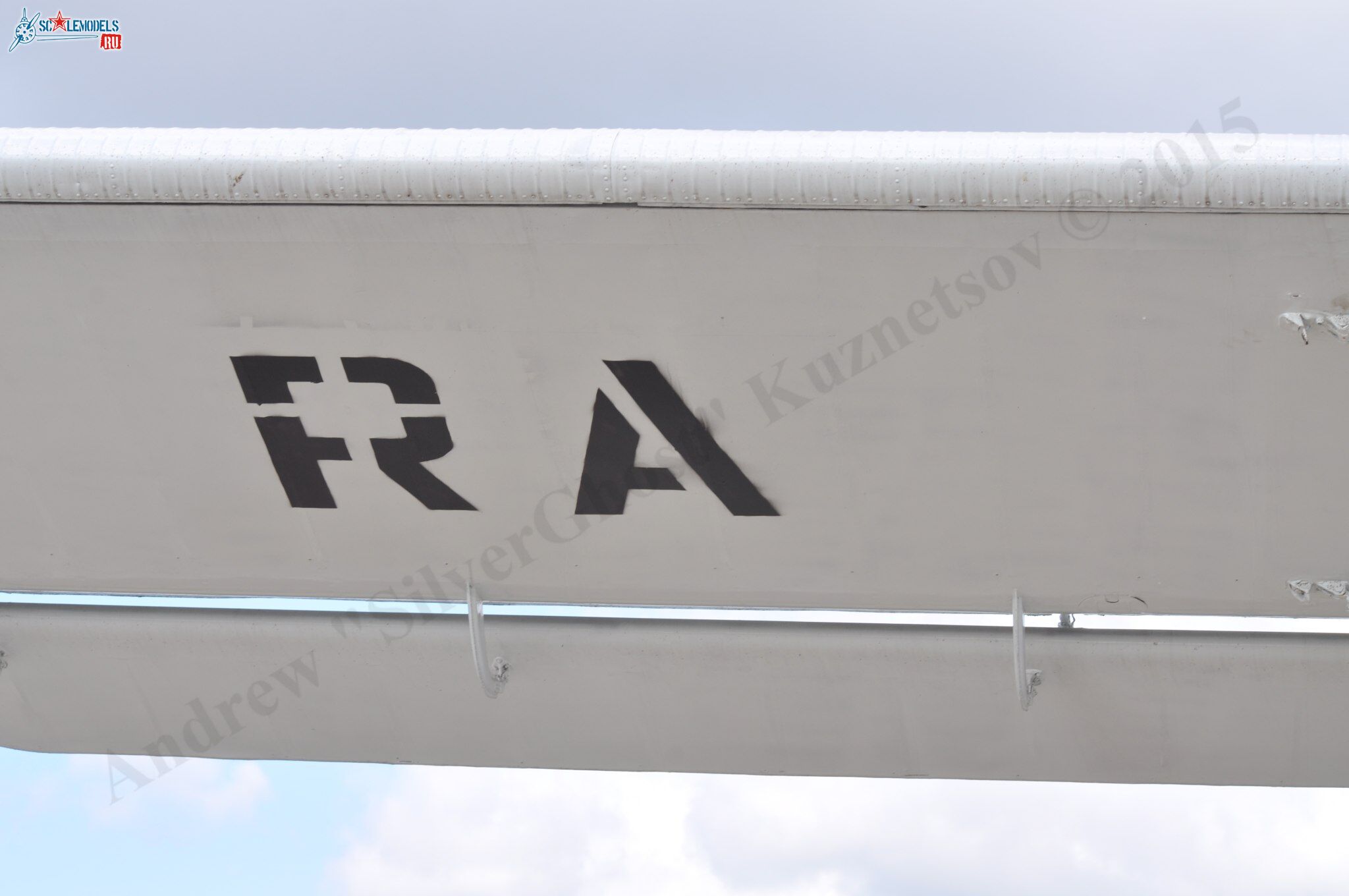 TR-301_RA-40728128.jpg