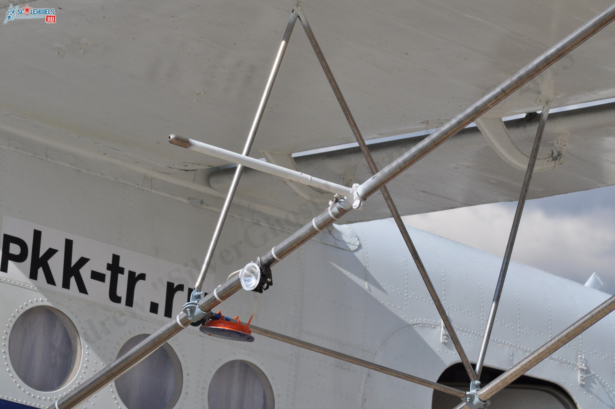 TR-301_RA-4072844.jpg