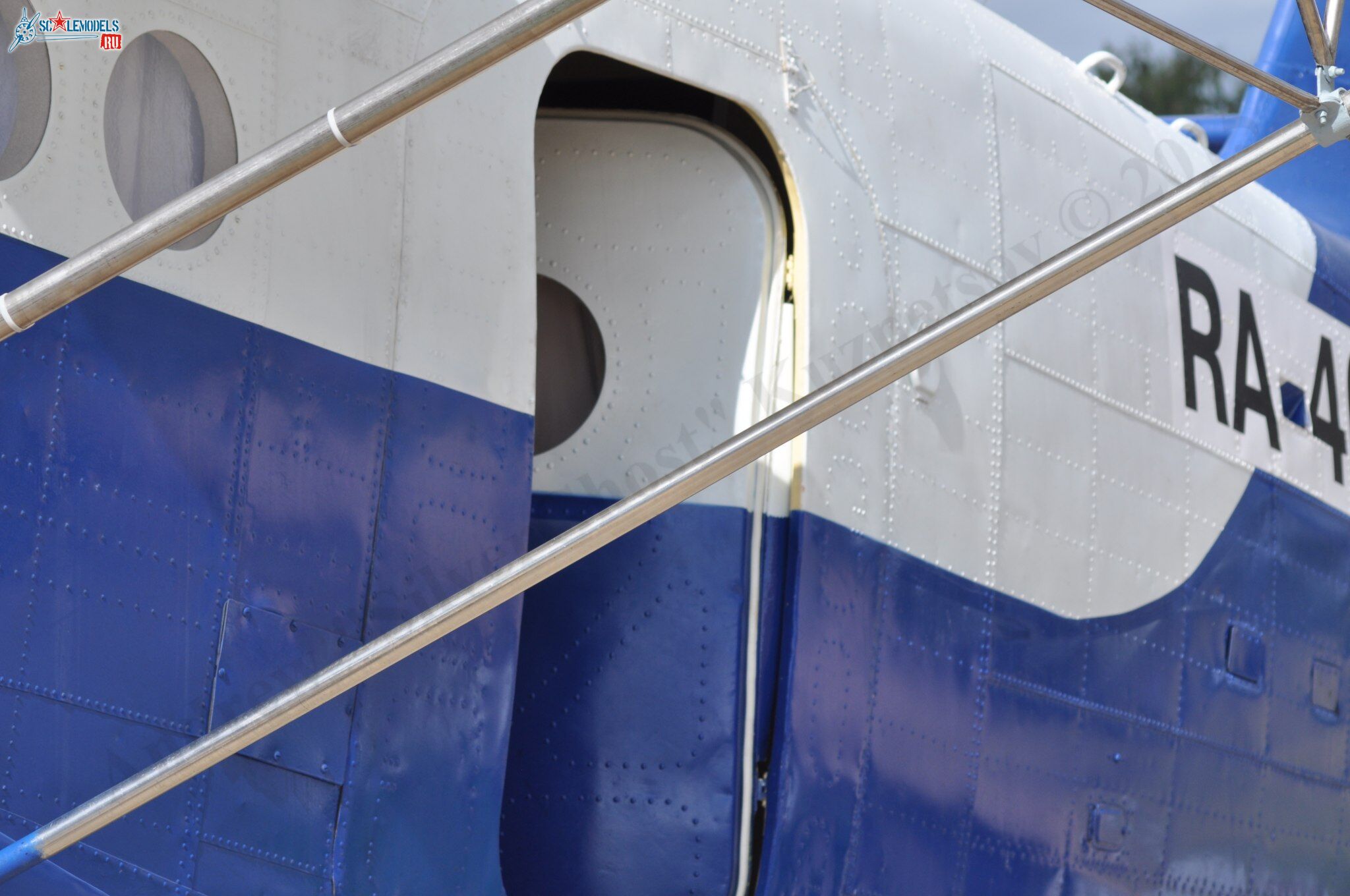 TR-301_RA-4072874.jpg
