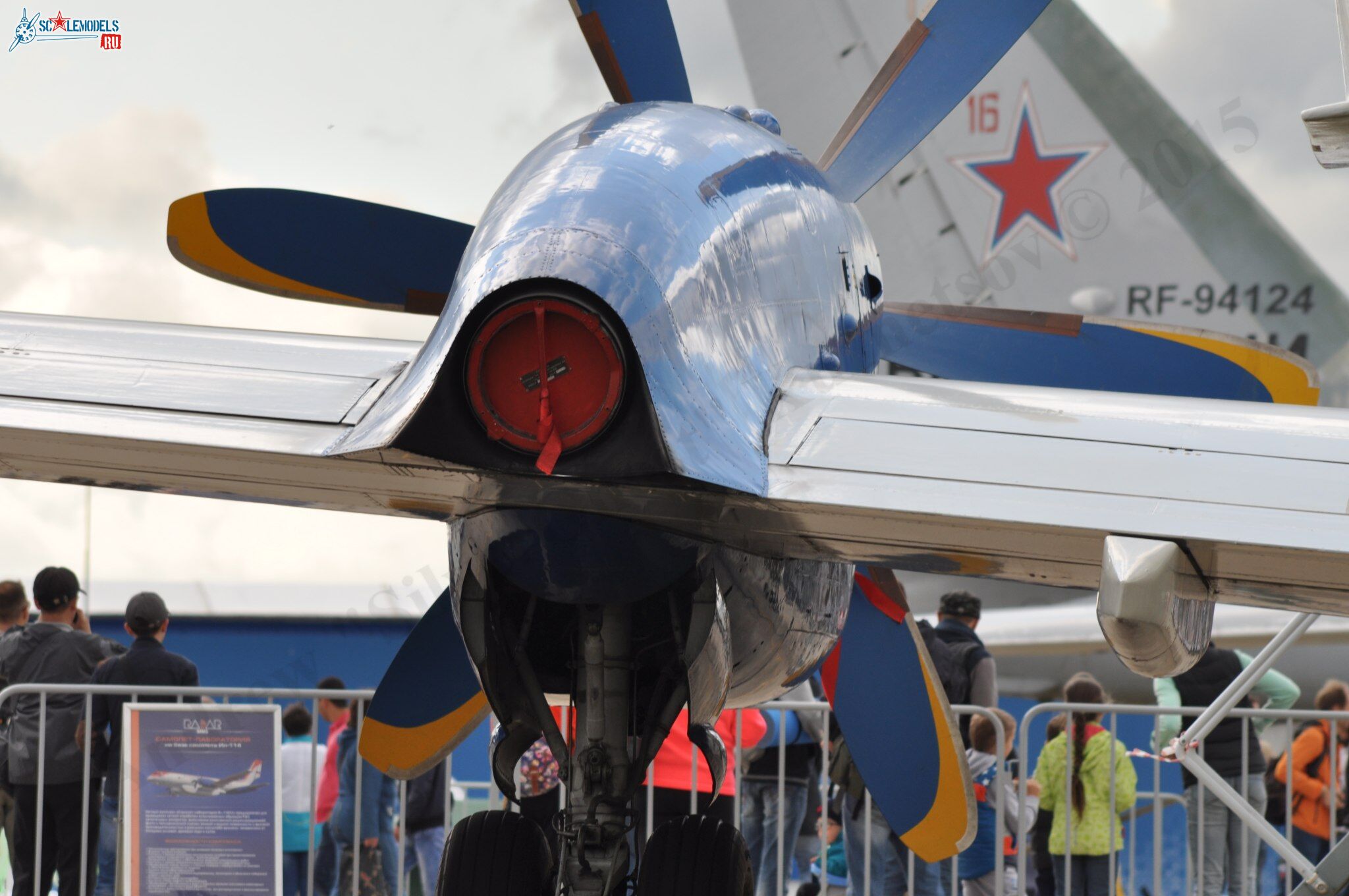 Il-114_227.jpg