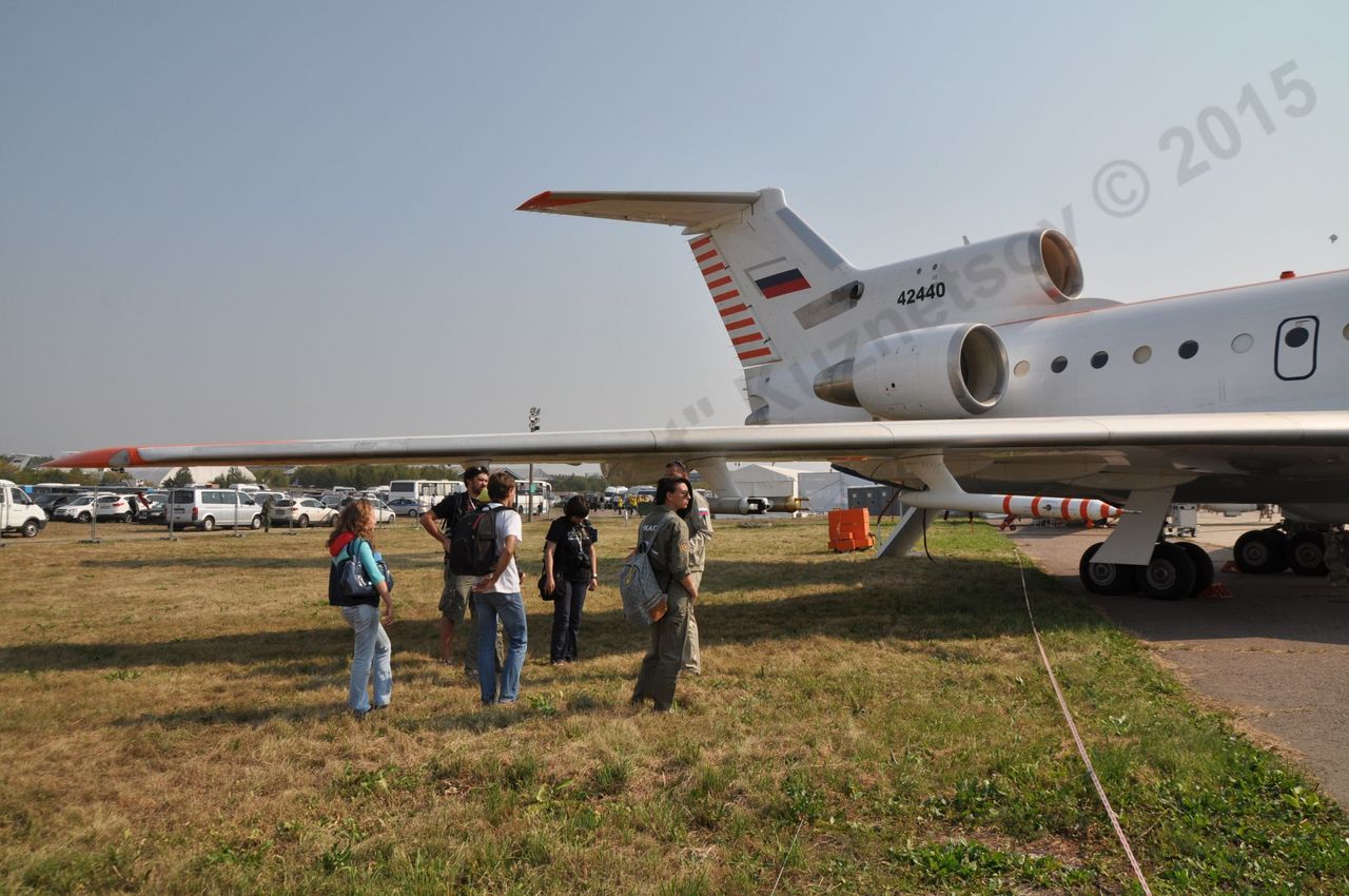 Yak-42LL_130.jpg