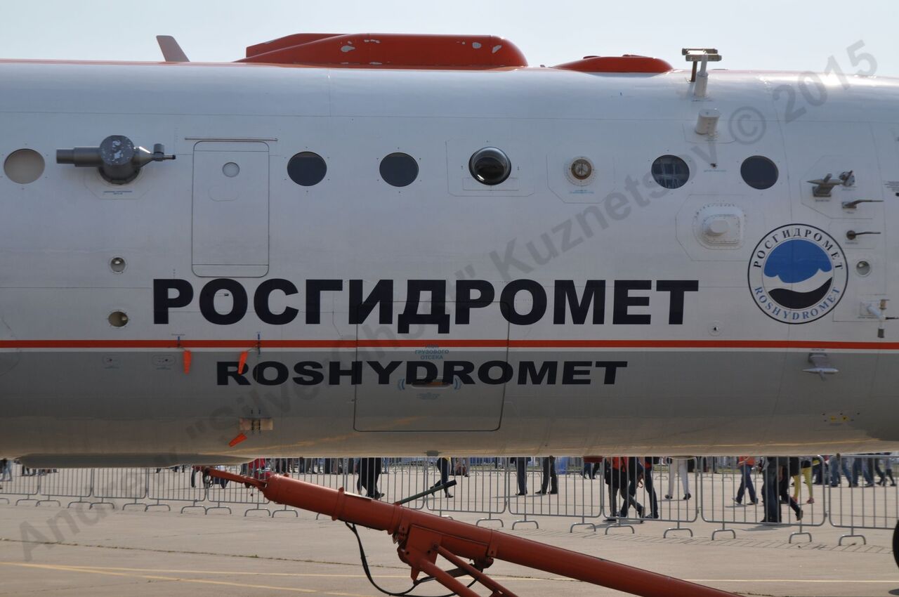 Yak-42LL_134.jpg
