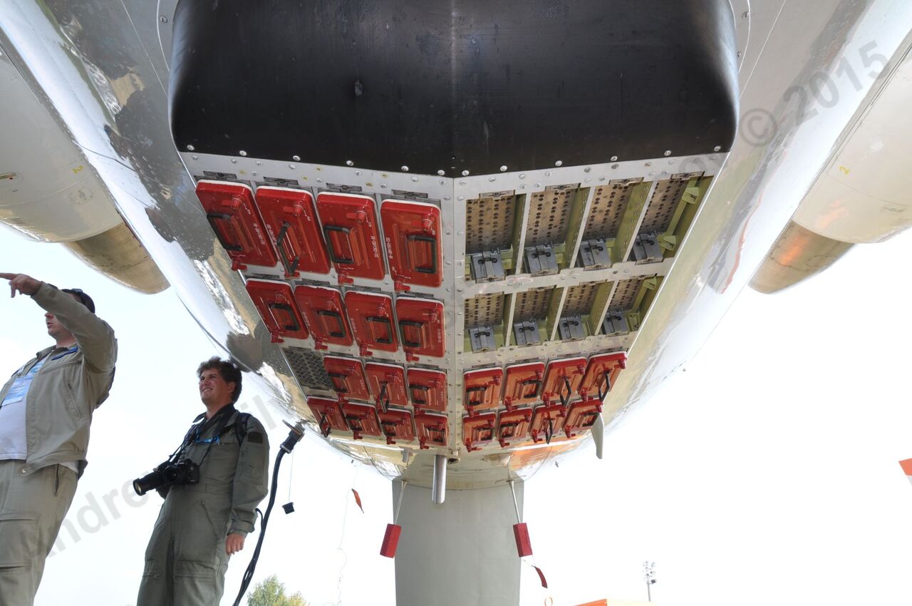 Yak-42LL_148.jpg