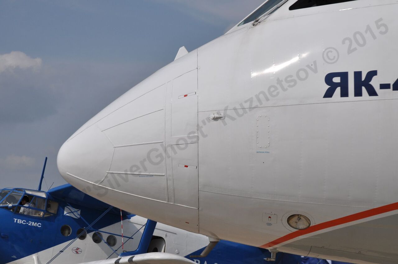 Yak-42LL_15.jpg