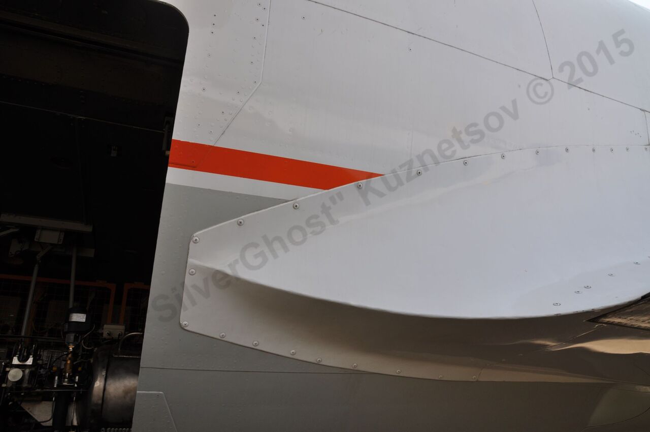 Yak-42LL_156.jpg