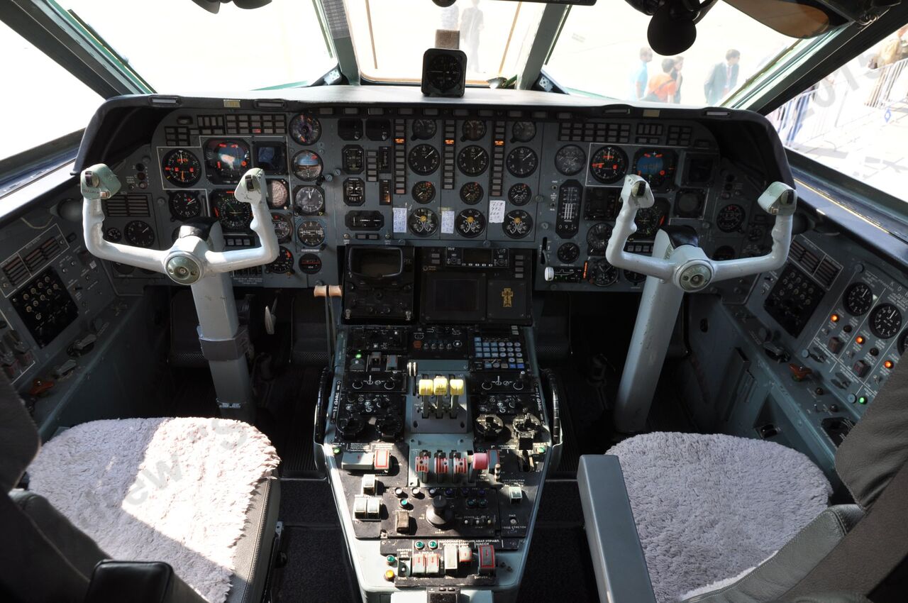 Yak-42LL_199.jpg