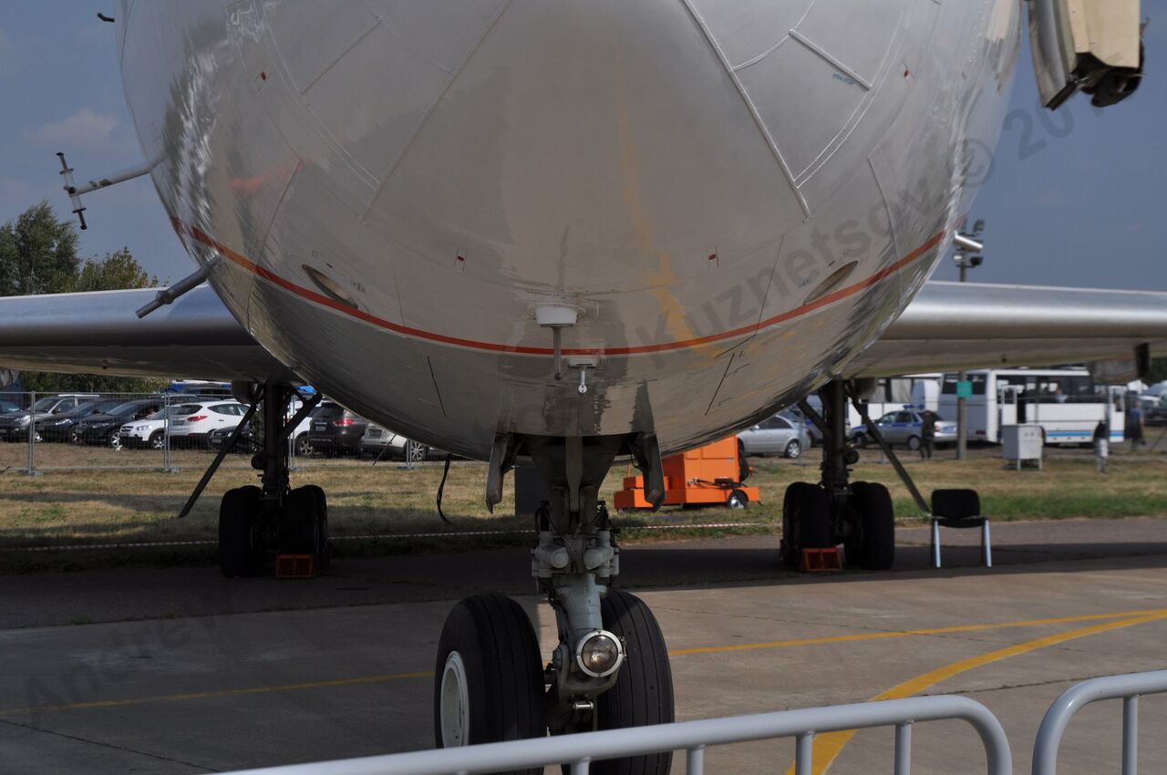 Yak-42LL_20.jpg