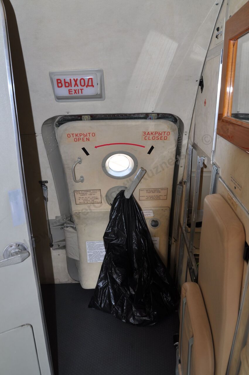 Yak-42LL_204.jpg