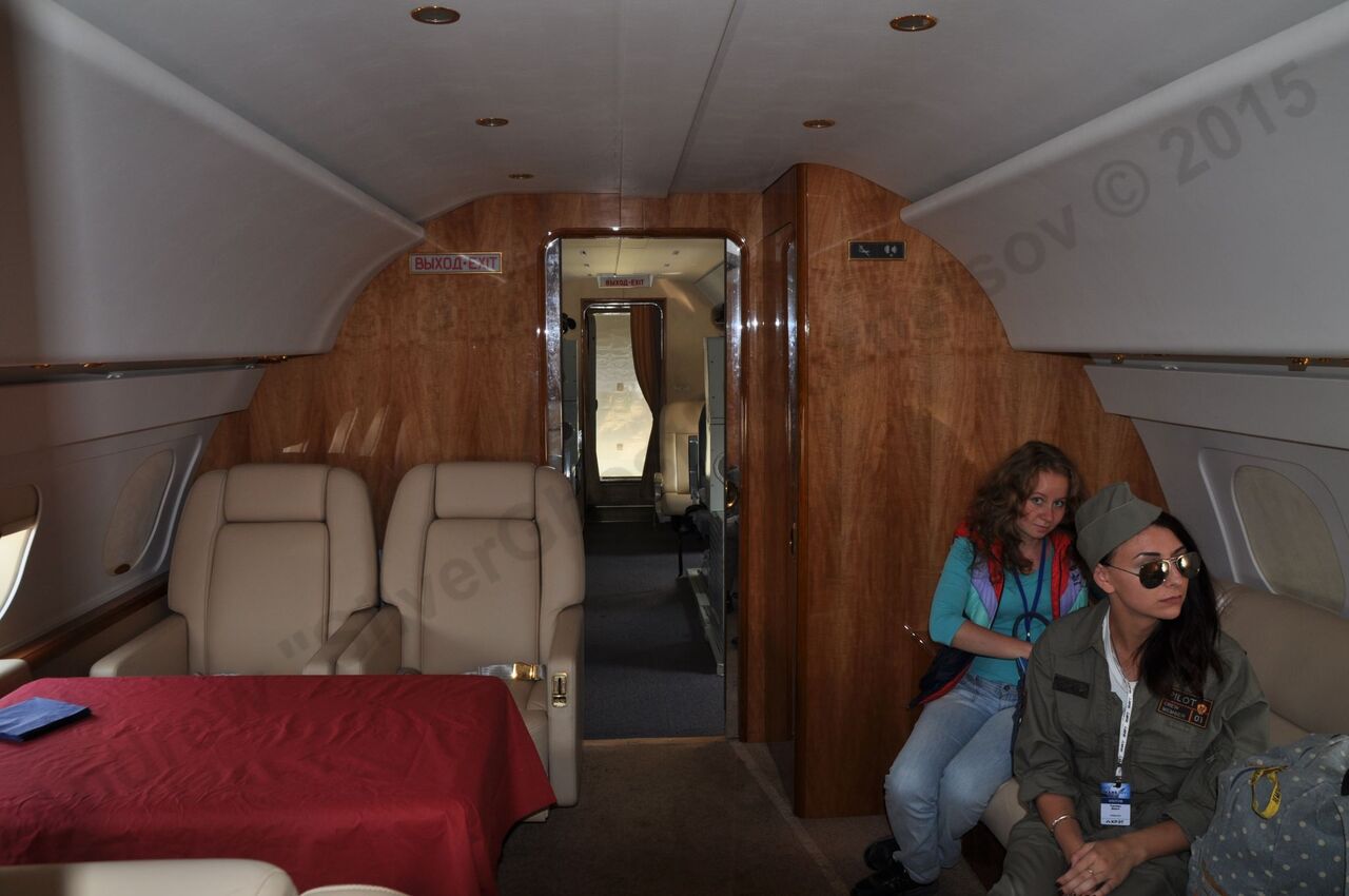 Yak-42LL_213.jpg