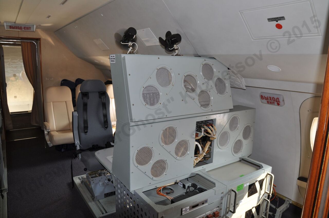 Yak-42LL_219.jpg