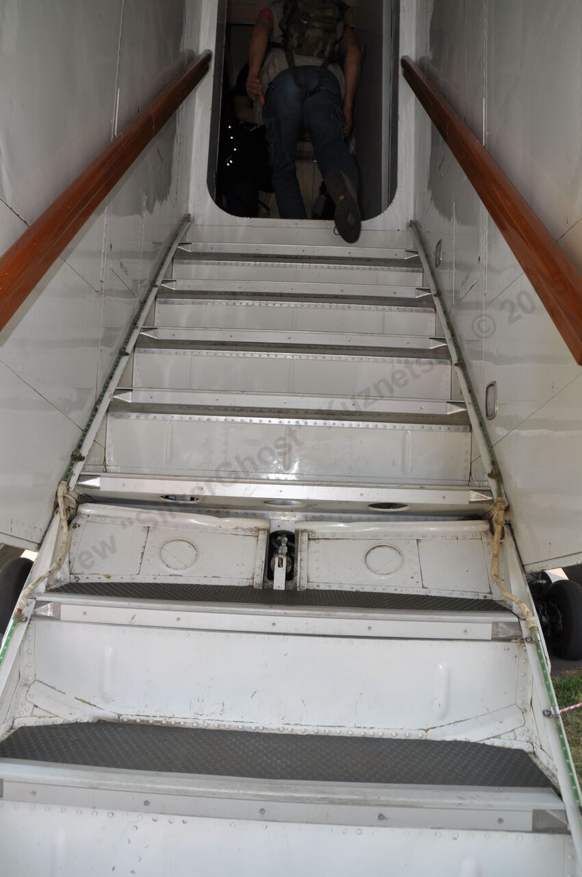 Yak-42LL_243.jpg