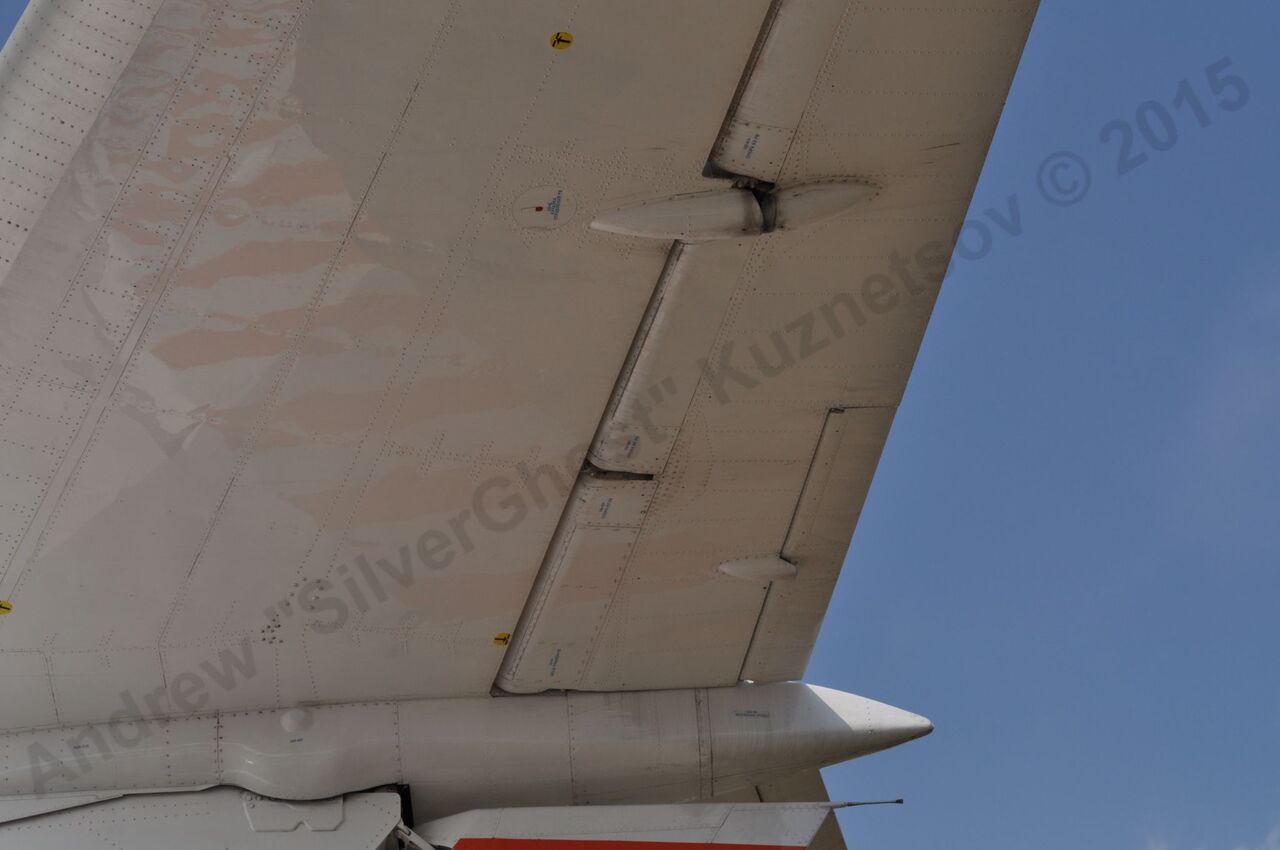 Yak-42LL_254.jpg