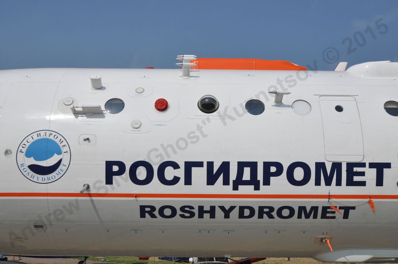 Yak-42LL_26.jpg