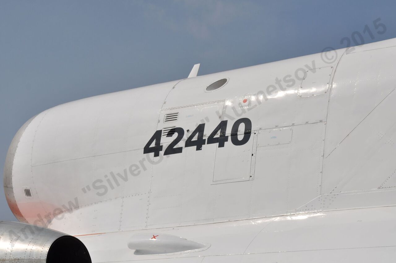 Yak-42LL_268.jpg