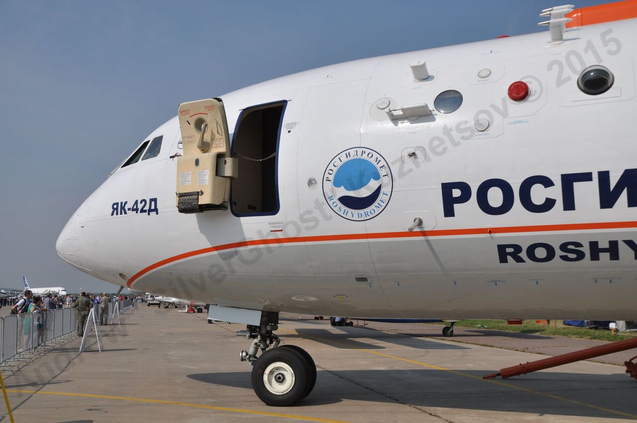 Yak-42LL_27.jpg