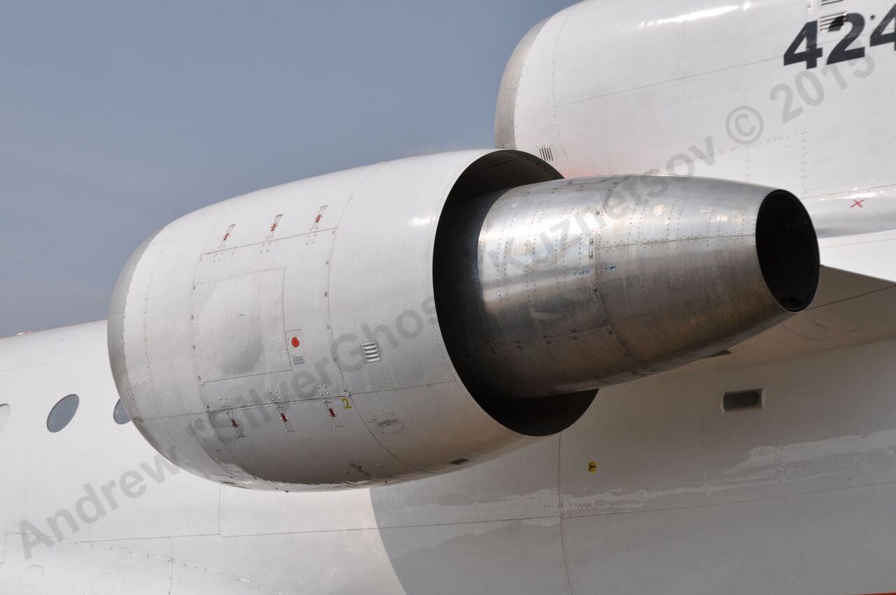Yak-42LL_274.jpg