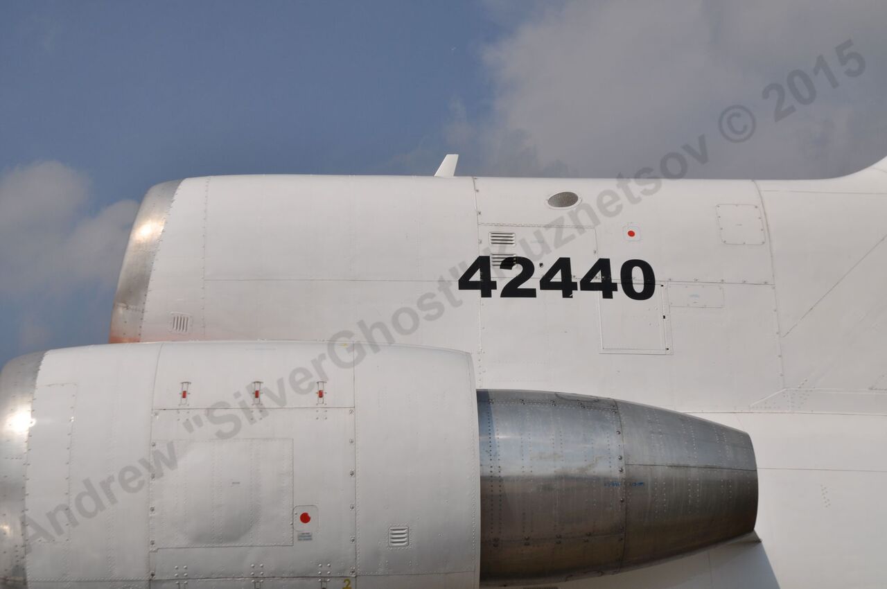 Yak-42LL_278.jpg