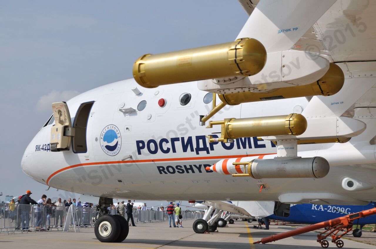 Yak-42LL_289.jpg