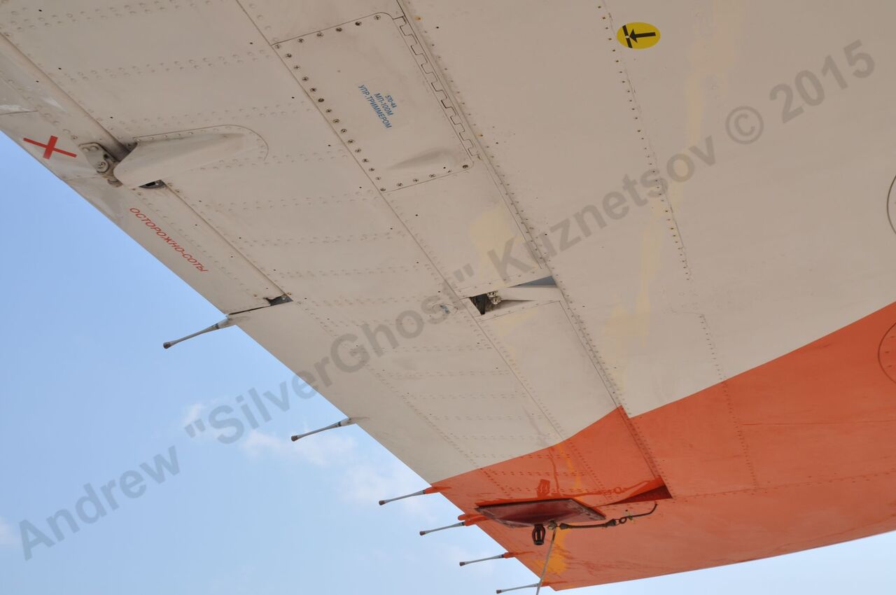 Yak-42LL_293.jpg