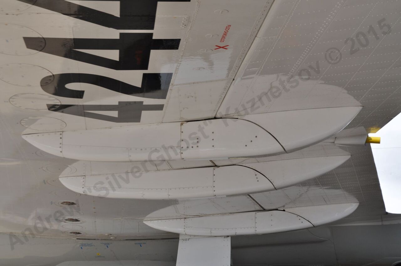 Yak-42LL_295.jpg