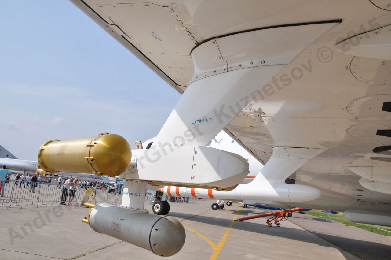 Yak-42LL_298.jpg