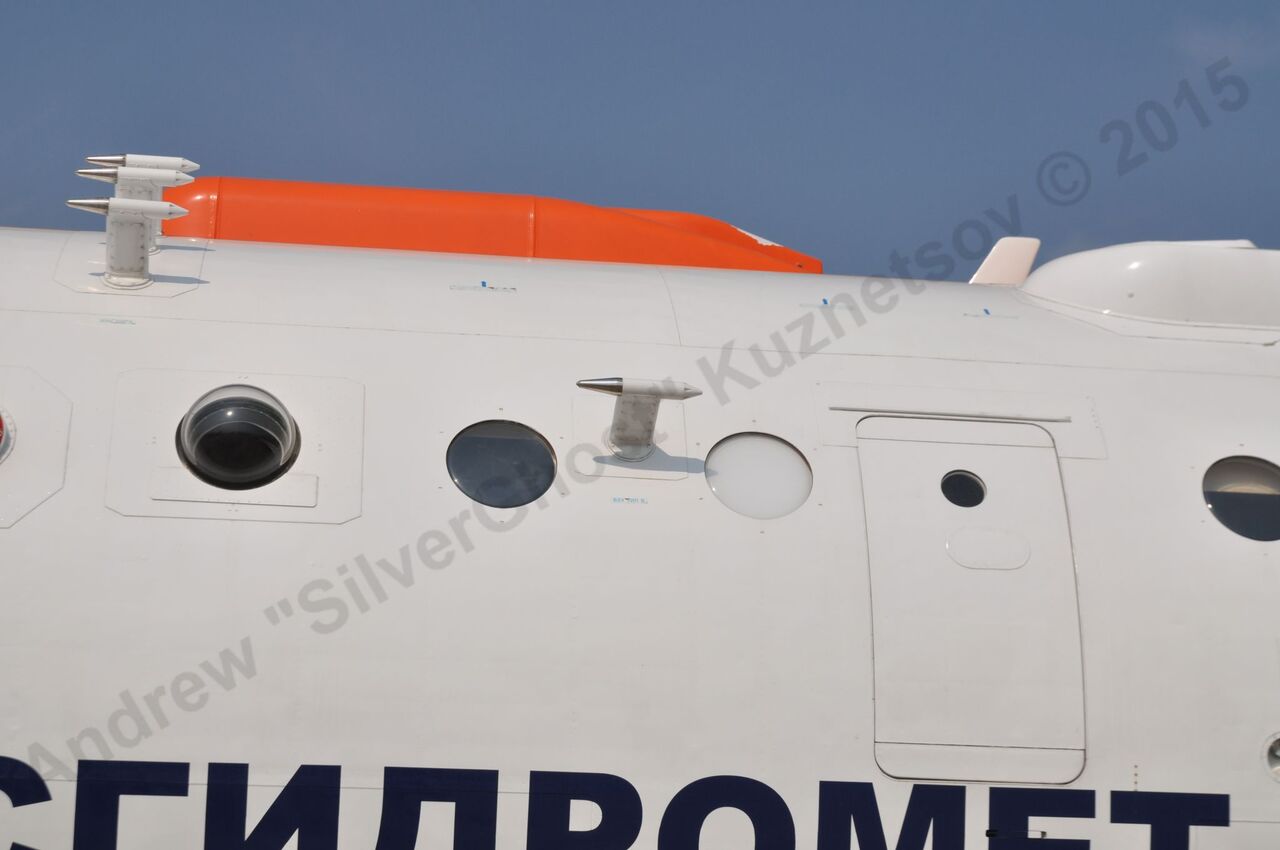 Yak-42LL_30.jpg