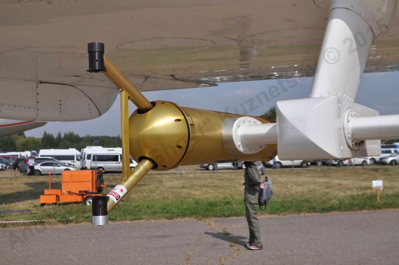 Yak-42LL_303.jpg