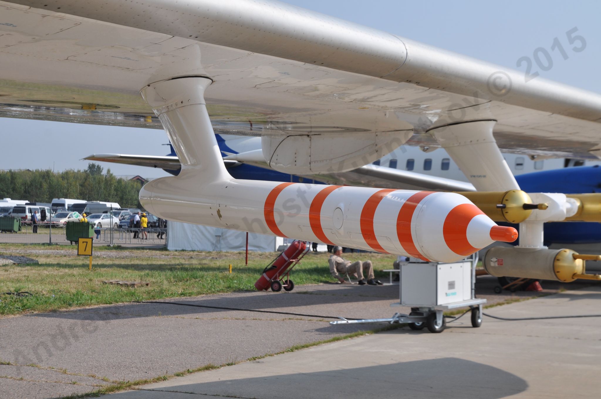 Yak-42LL_36.jpg