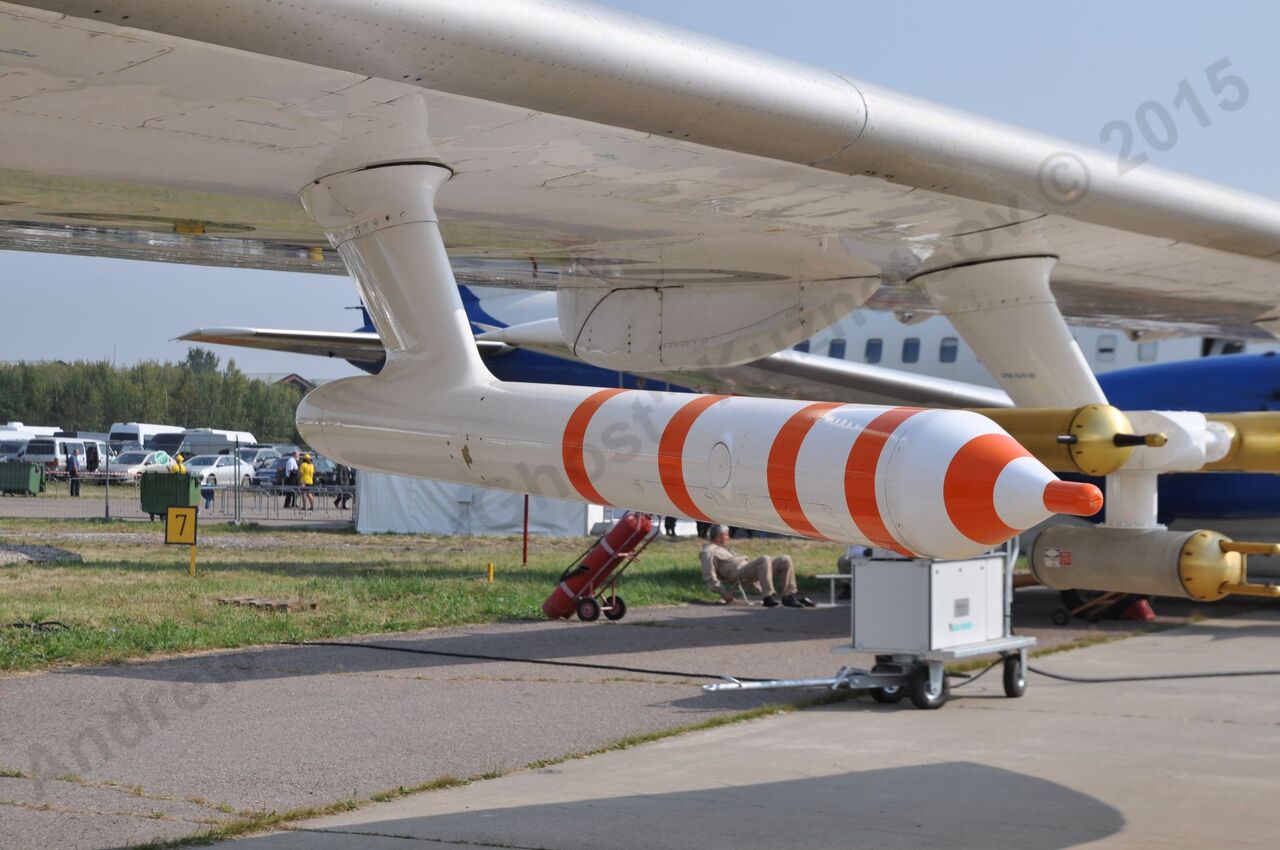 Yak-42LL_36.jpg