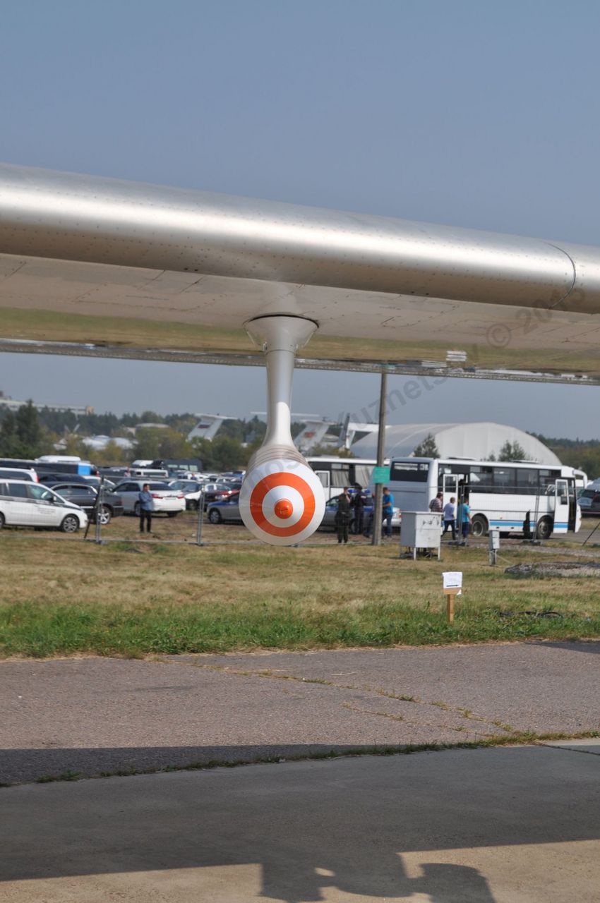 Yak-42LL_39.jpg