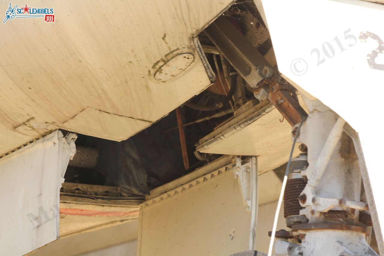 Grumman_S-2F_Tracker_110.jpg